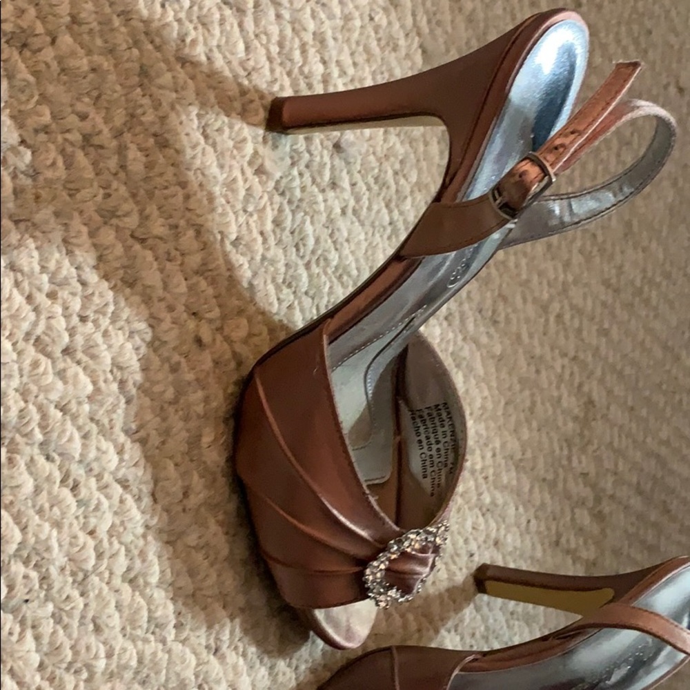 Heels - Picture 2 of 4